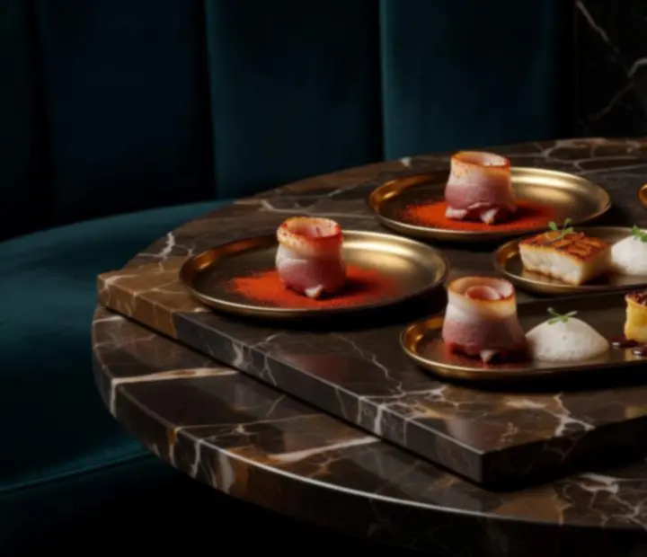 Gourmet tapas és elegáns kaszinó falatok megosztásra tálalva